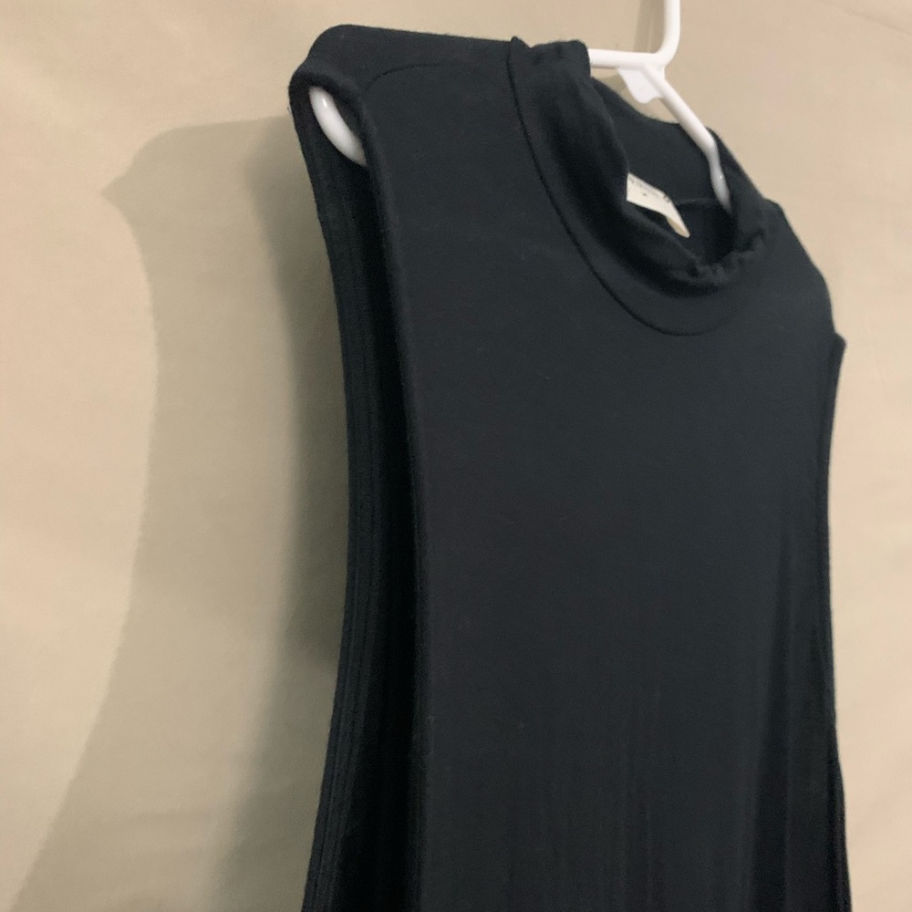 Dress - Picture 2 of 5